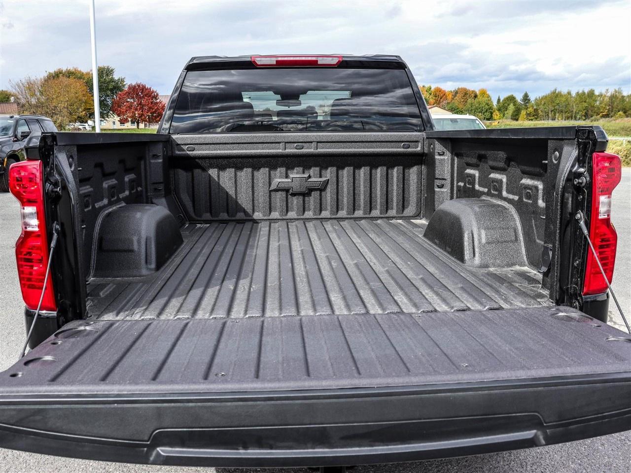 2026 Chevrolet Silverado 1500 Crew Cab Standard Box 4-Wheel Drive Custom Trail Boss Photo