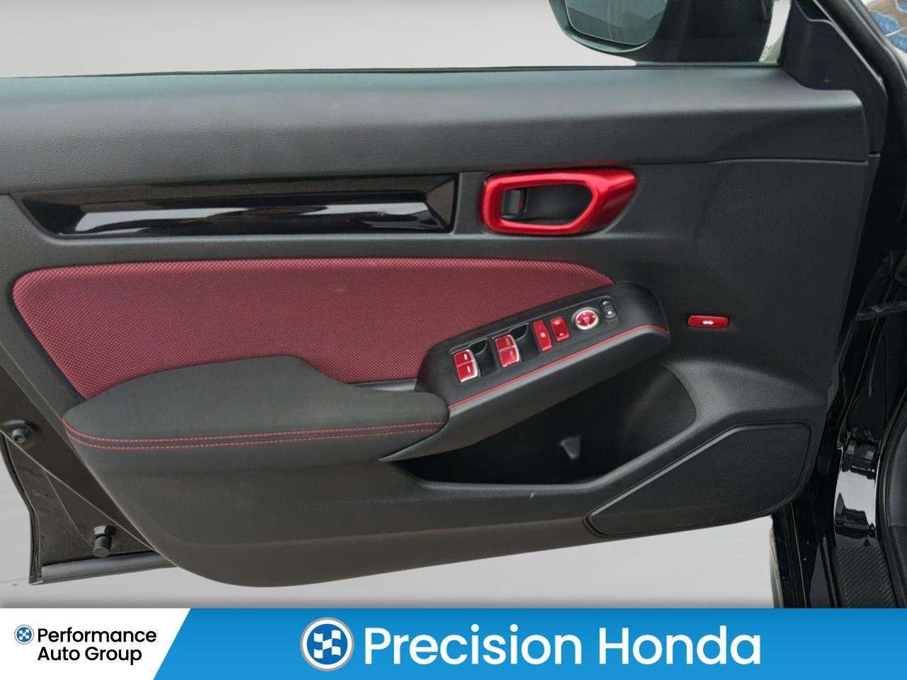 2025 Honda Civic SI Alloy Wheels Apple Carplay Heated Seats Photo