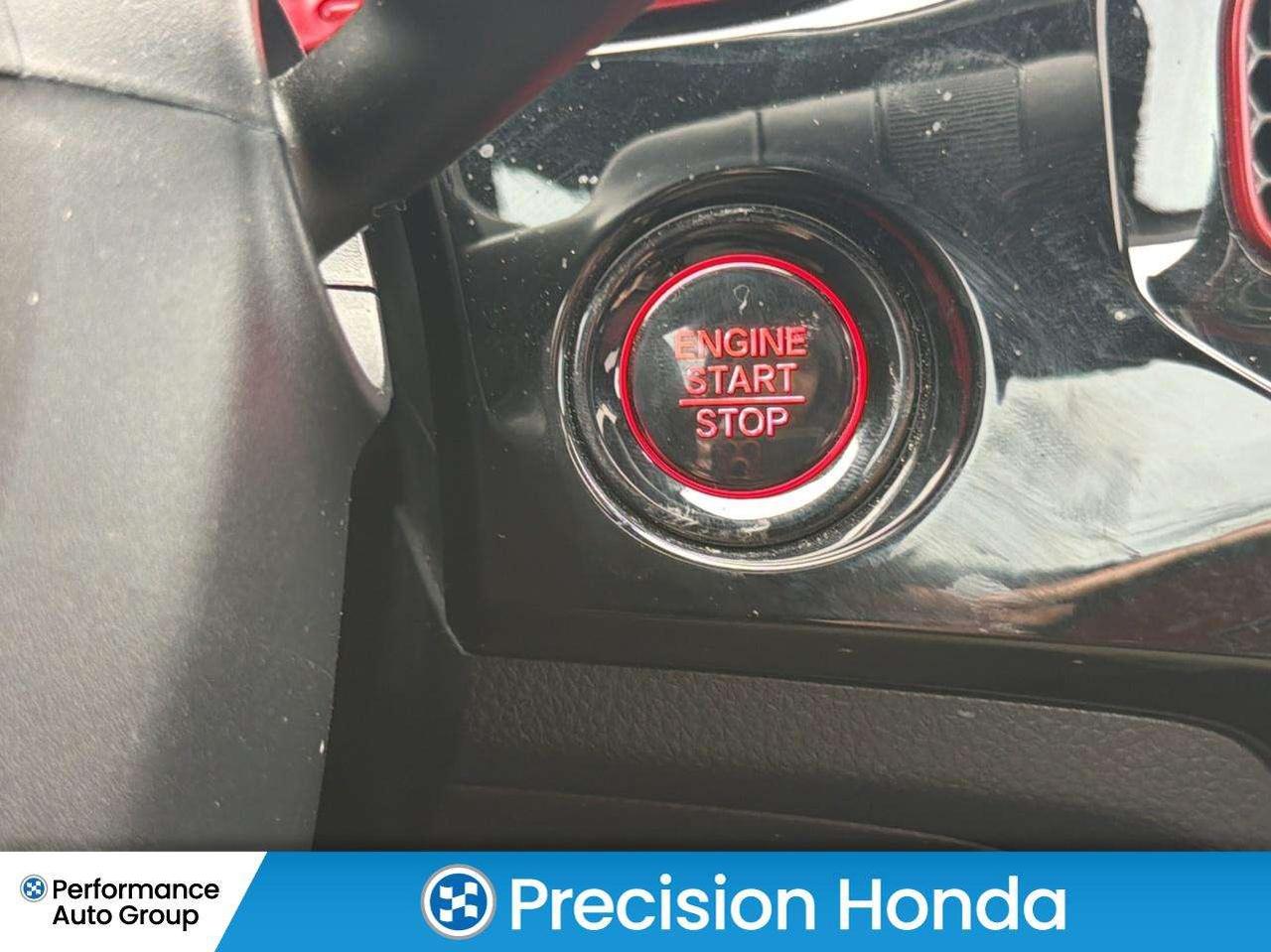 2025 Honda Civic SI Alloy Wheels Apple Carplay Heated Seats Photo