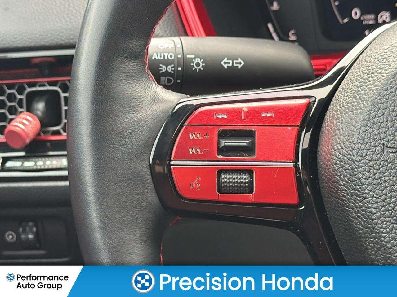 2025 Honda Civic SI Alloy Wheels Apple Carplay Heated Seats Photo