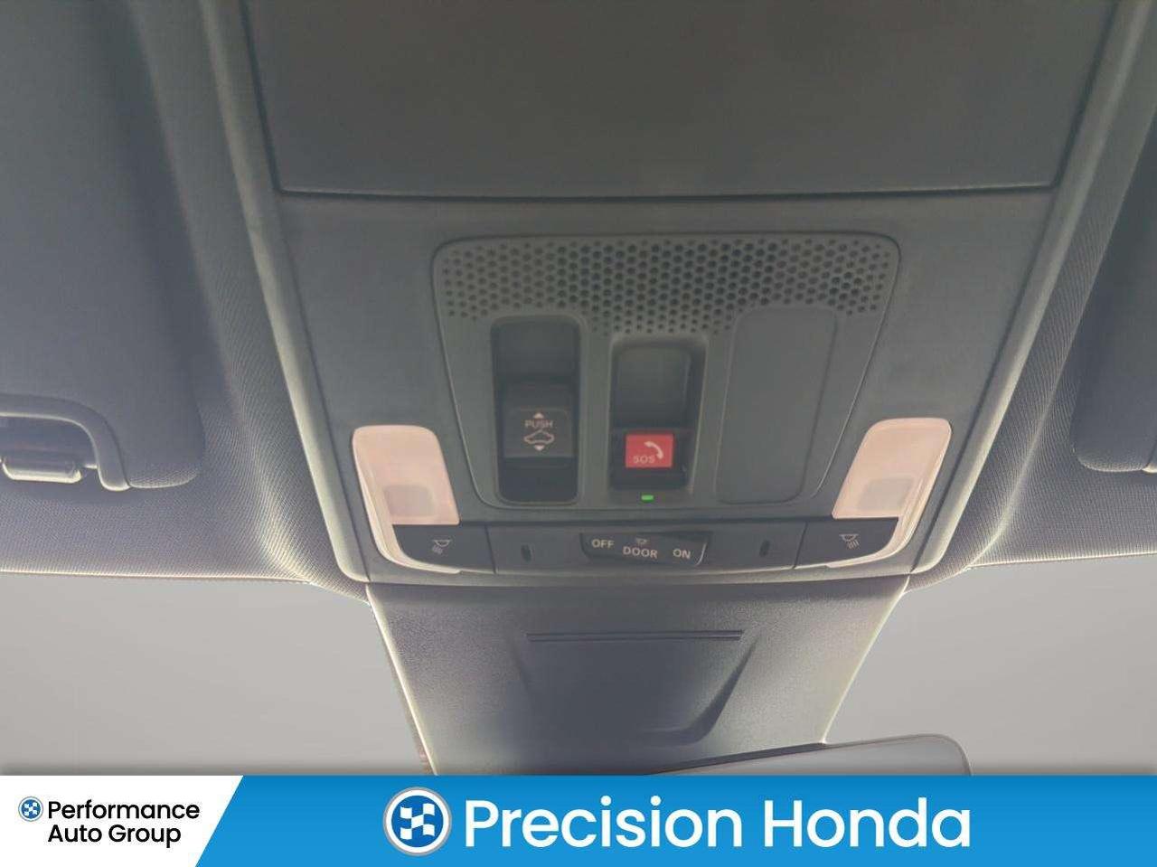 2025 Honda Civic SI Alloy Wheels Apple Carplay Heated Seats Photo