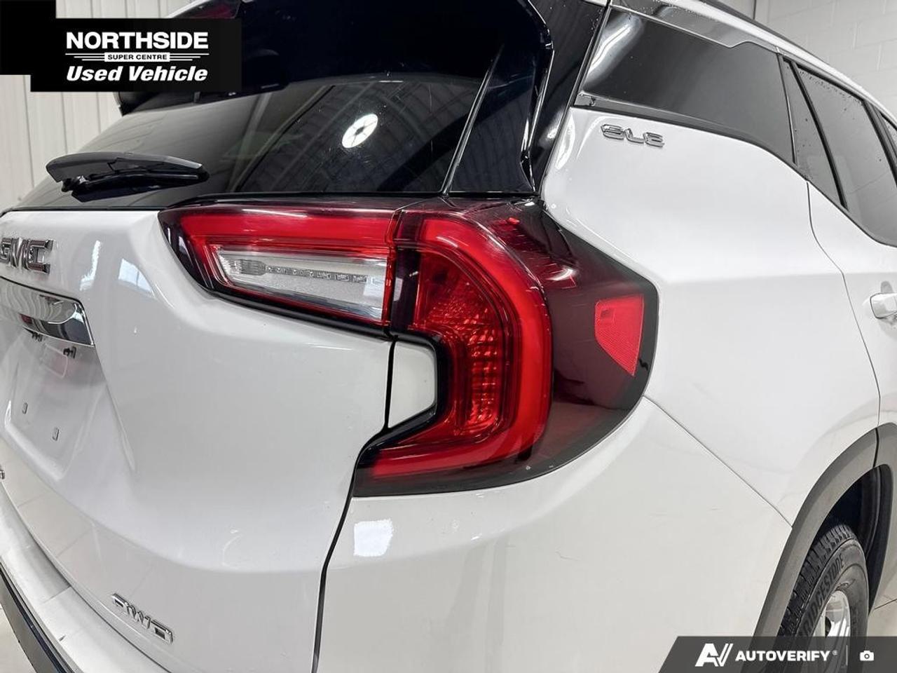 2023 GMC Terrain AWD SLE Photo