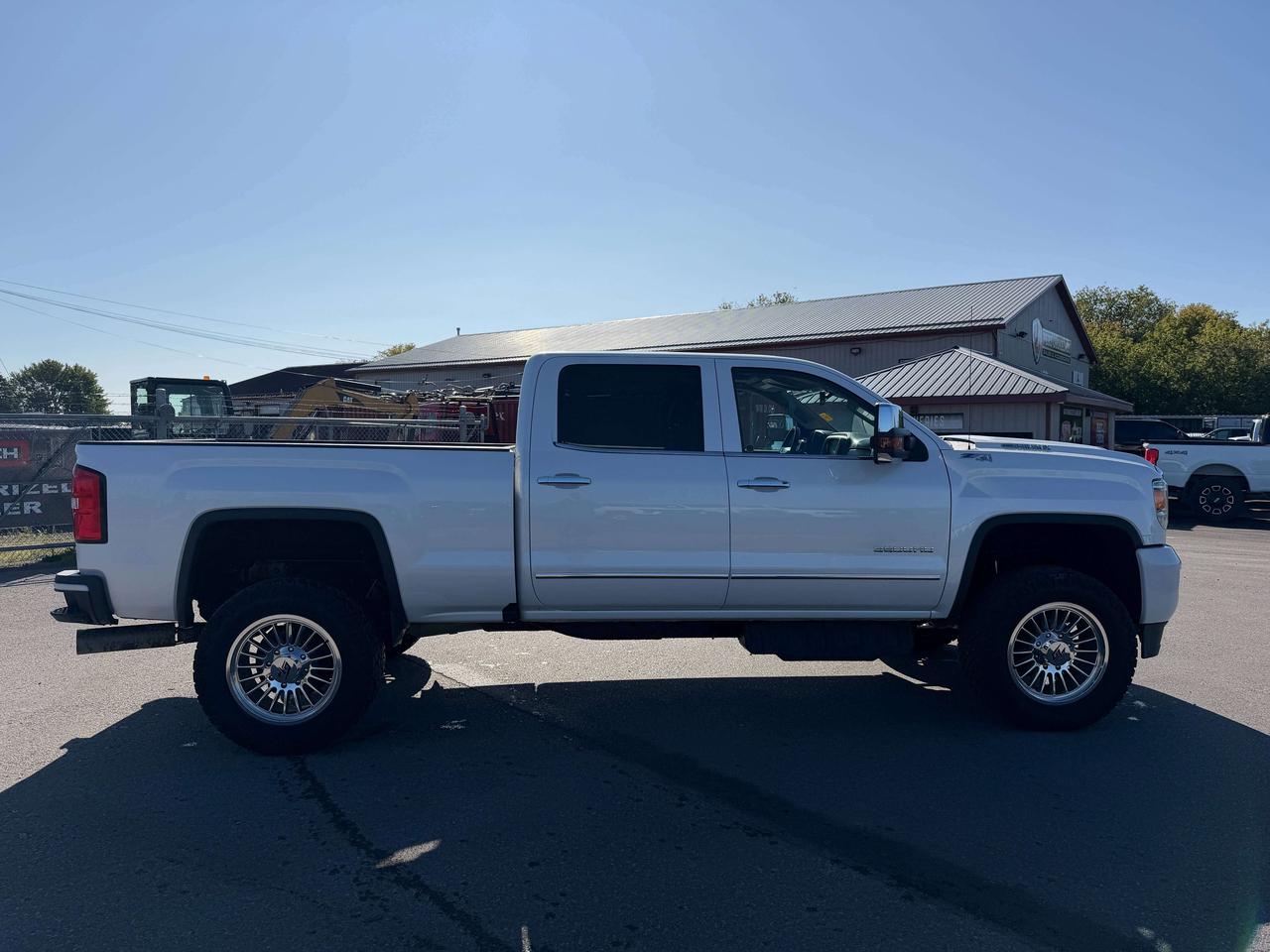 2018 GMC Sierra 3500HD SLT Photo