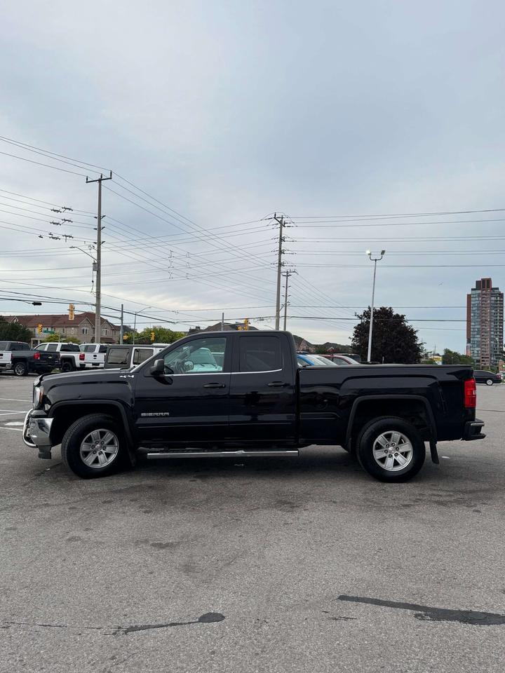 2017 GMC Sierra 1500 4WD Double Cab 143.5 SLE Photo