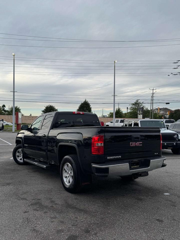 2017 GMC Sierra 1500 4WD Double Cab 143.5 SLE Photo