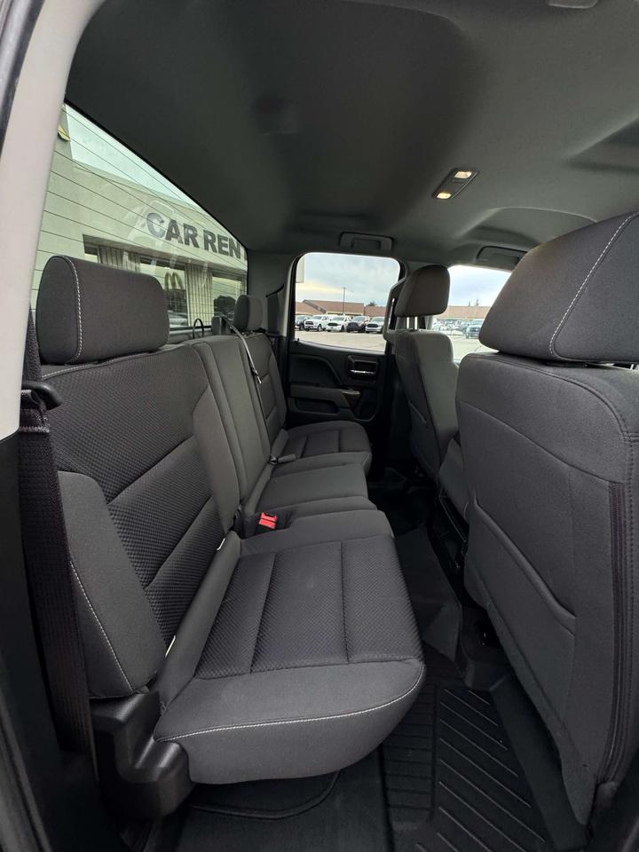 2017 GMC Sierra 1500 4WD Double Cab 143.5 SLE Photo