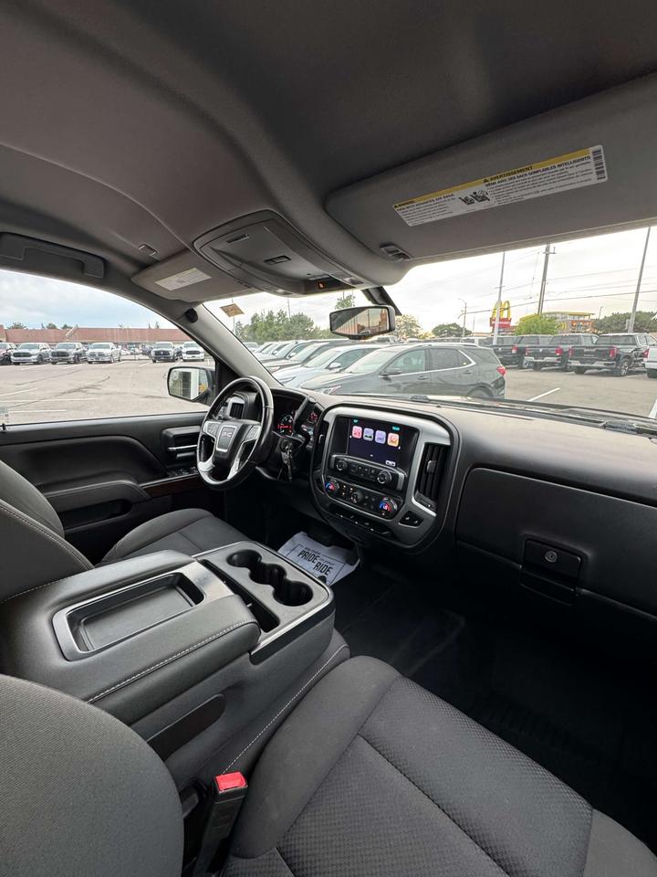 2017 GMC Sierra 1500 4WD Double Cab 143.5 SLE Photo