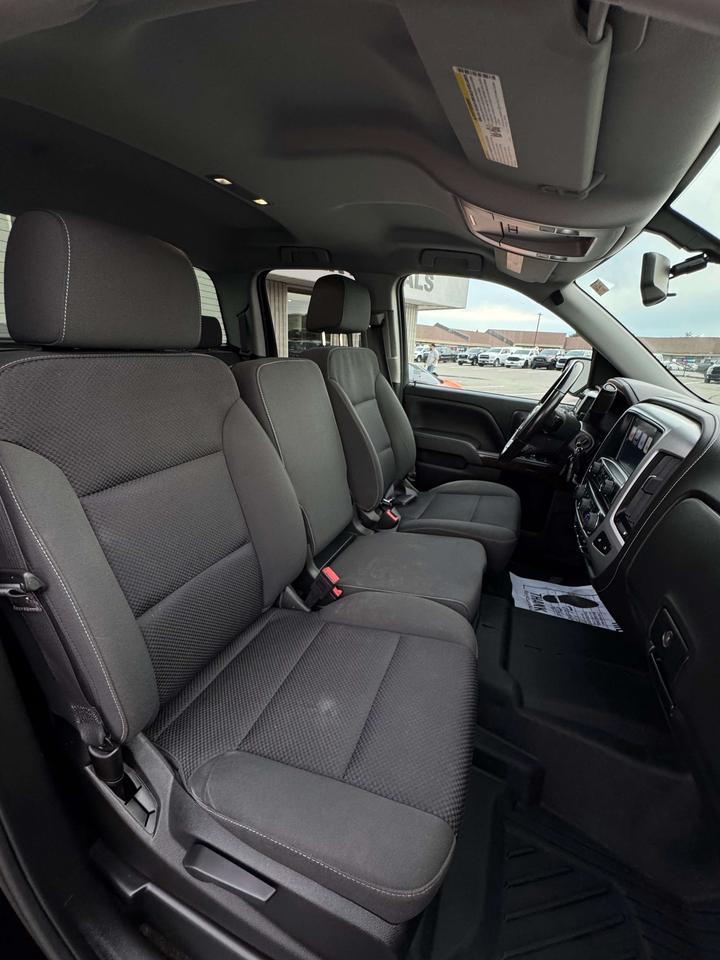 2017 GMC Sierra 1500 4WD Double Cab 143.5 SLE Photo