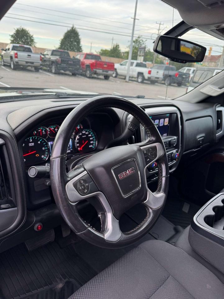 2017 GMC Sierra 1500 4WD Double Cab 143.5 SLE Photo
