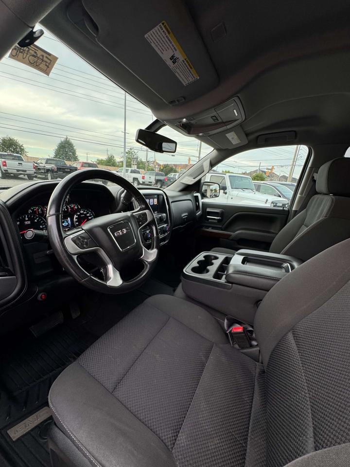 2017 GMC Sierra 1500 4WD Double Cab 143.5 SLE Photo