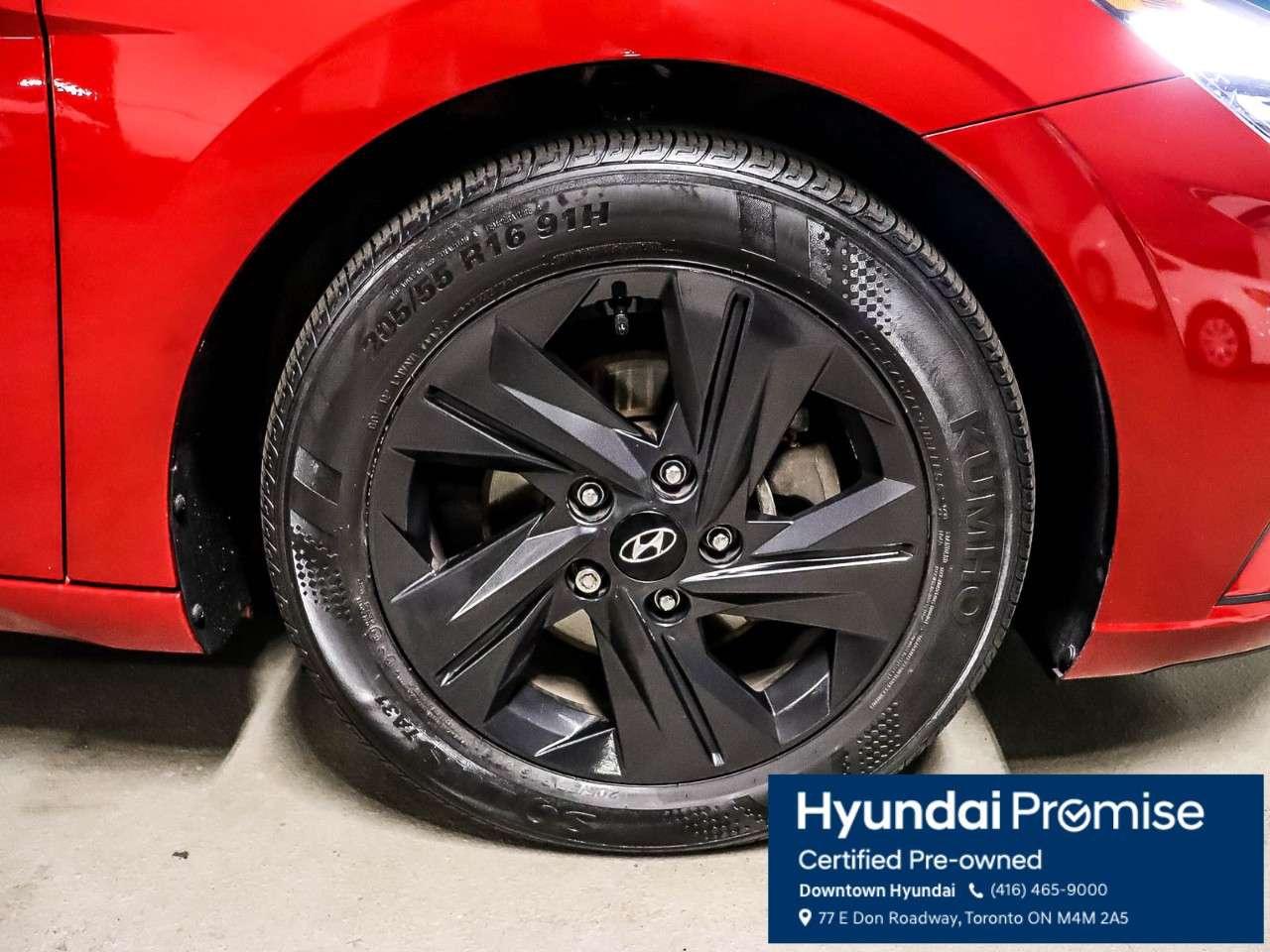 2022 Hyundai Elantra Preferred IVT w/Sun & Tech Package Photo