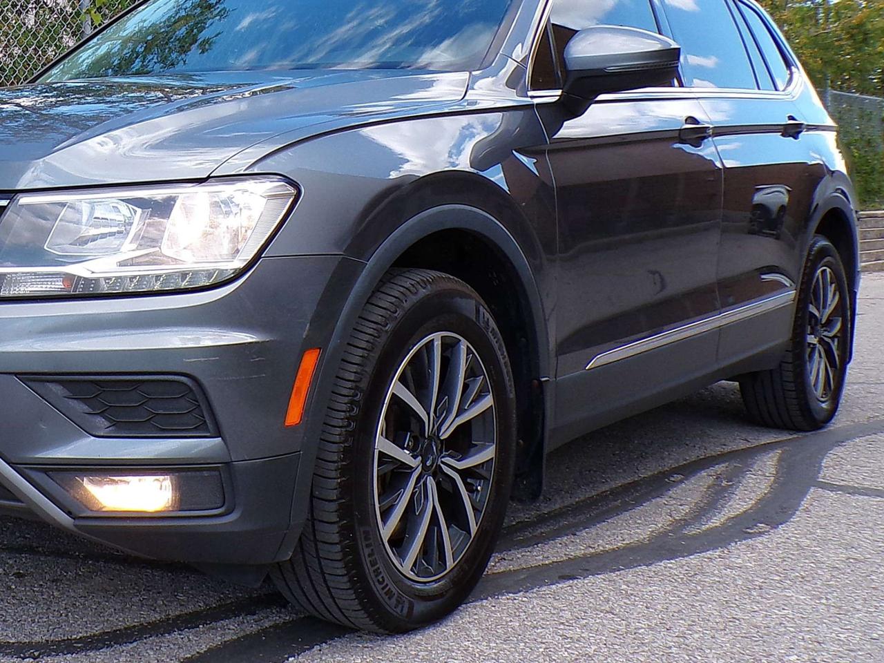 2020 Volkswagen Tiguan COMFORTLINE+ 4MOTION BSM CAMERA PANO ROOF APPLE CARPLAY Photo