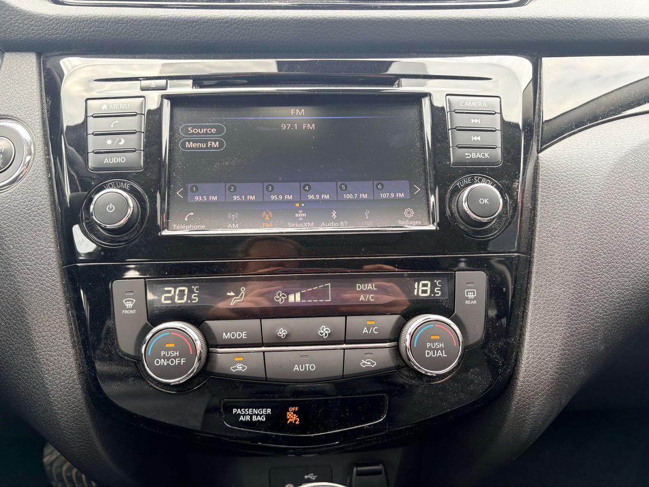 2022 Nissan Qashqai SV FWD   WOW KMS   Sunroof   Htd Cloth   Remote St Photo2