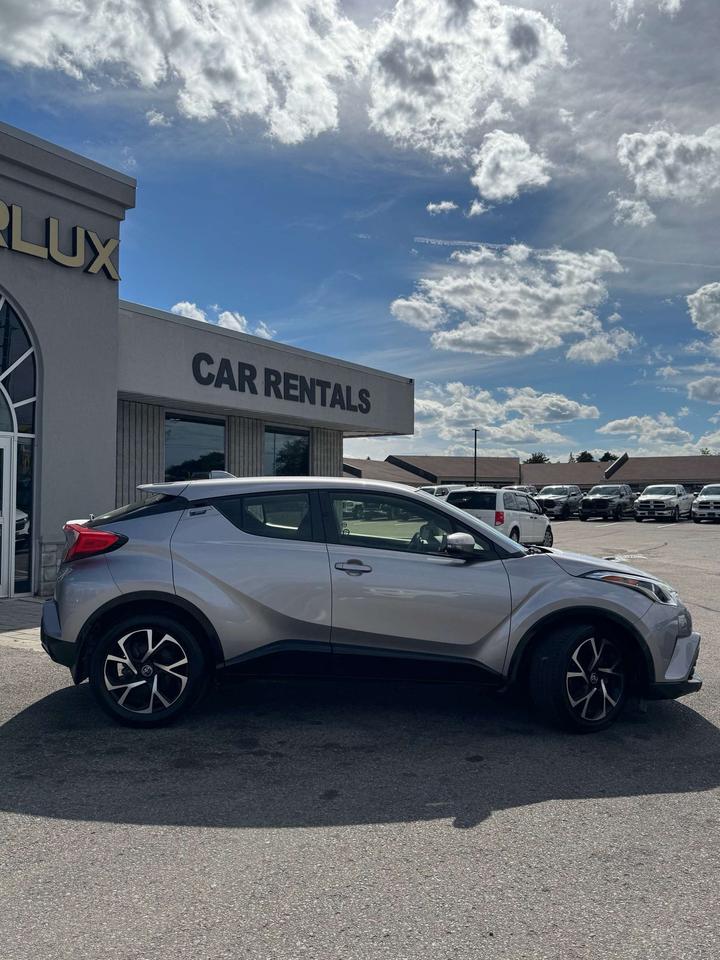 2019 Toyota C-HR XLE Photo