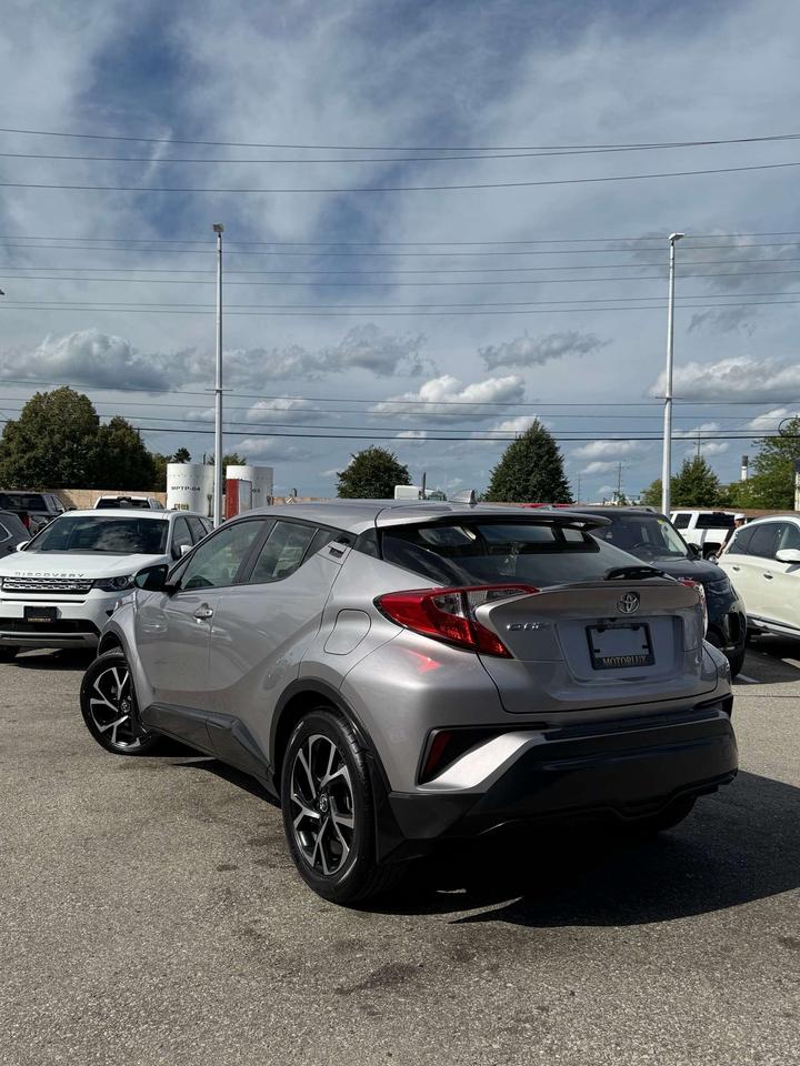 2019 Toyota C-HR XLE Photo
