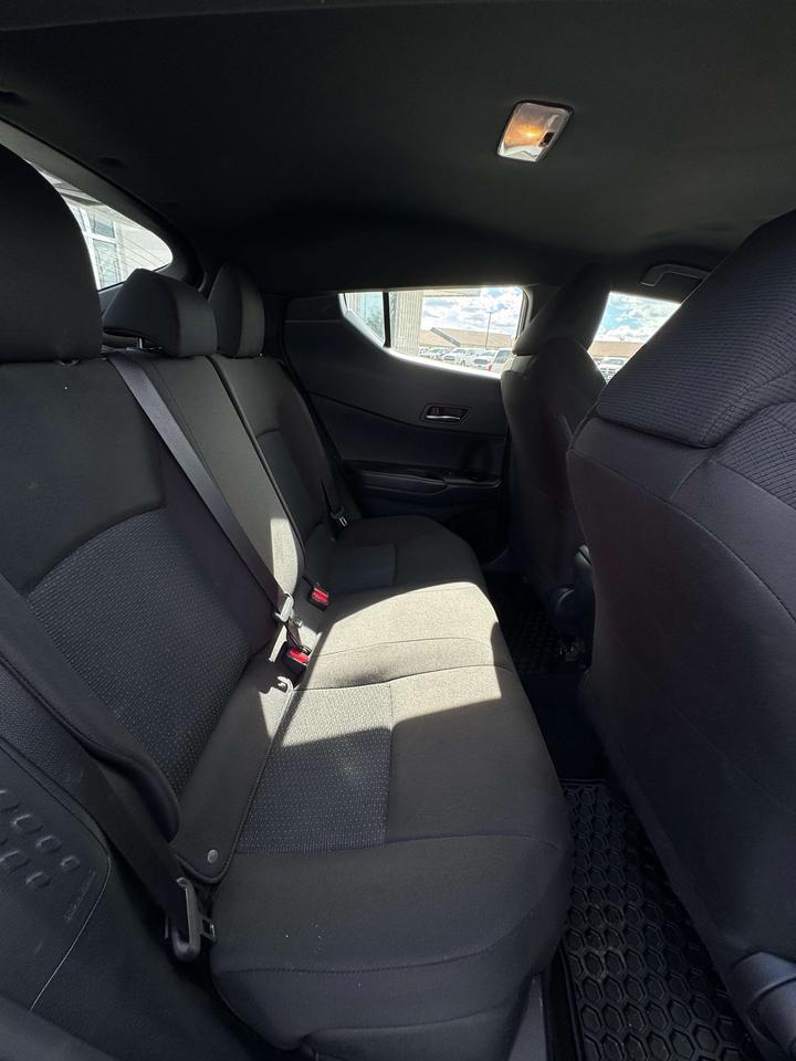 2019 Toyota C-HR XLE Photo