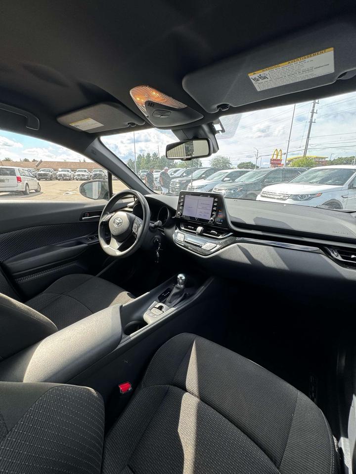 2019 Toyota C-HR XLE Photo