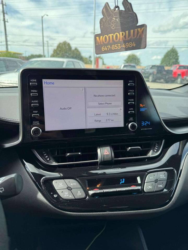 2019 Toyota C-HR XLE Photo