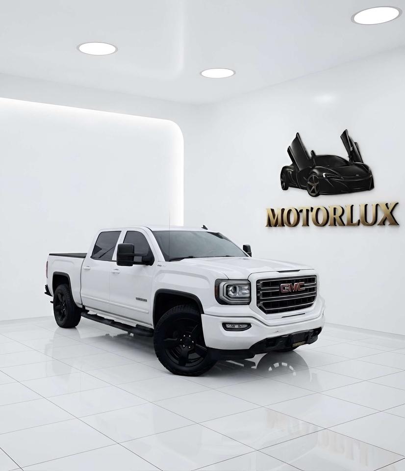 2017 GMC Sierra 1500 4WD Crew Cab 143.5 SLE 5'8 Box Photo