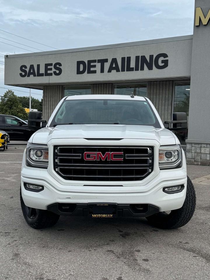 2017 GMC Sierra 1500 4WD Crew Cab 143.5 SLE 5'8 Box Photo2