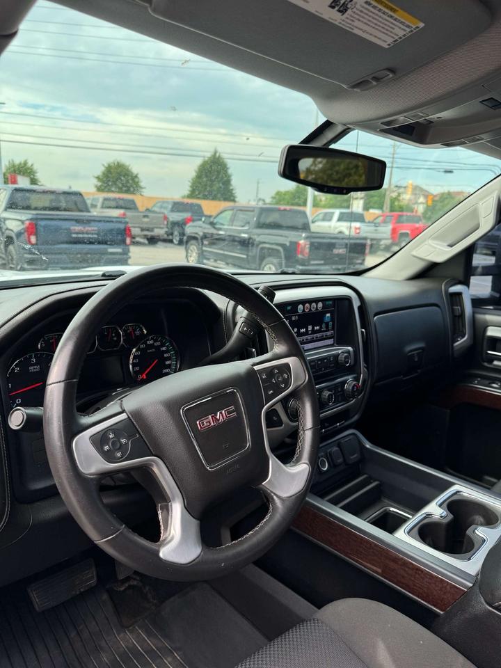 2017 GMC Sierra 1500 4WD Crew Cab 143.5 SLE 5'8 Box Photo