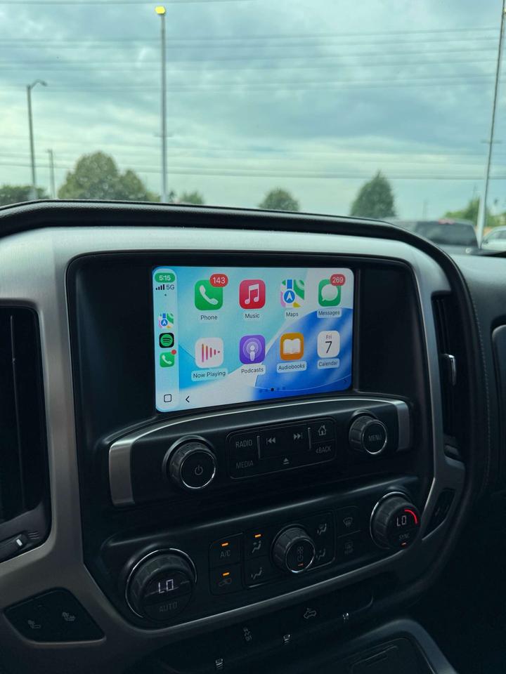 2017 GMC Sierra 1500 4WD Crew Cab 143.5 SLE 5'8 Box Photo