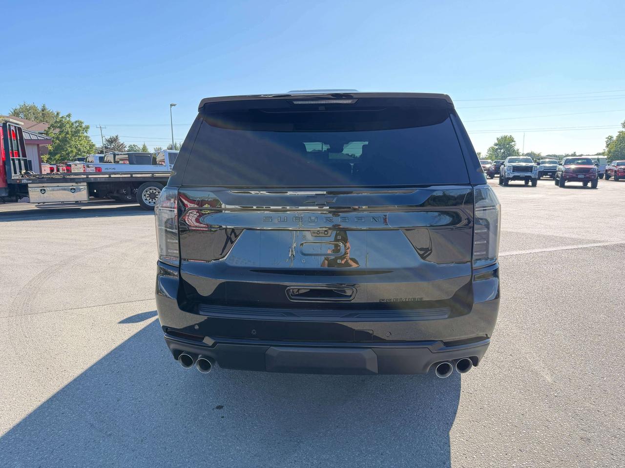 2025 Chevrolet Suburban Premier Photo