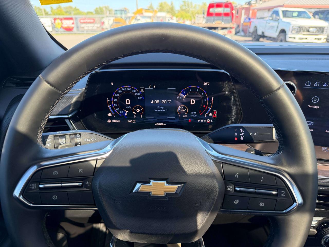 2025 Chevrolet Suburban Premier Photo