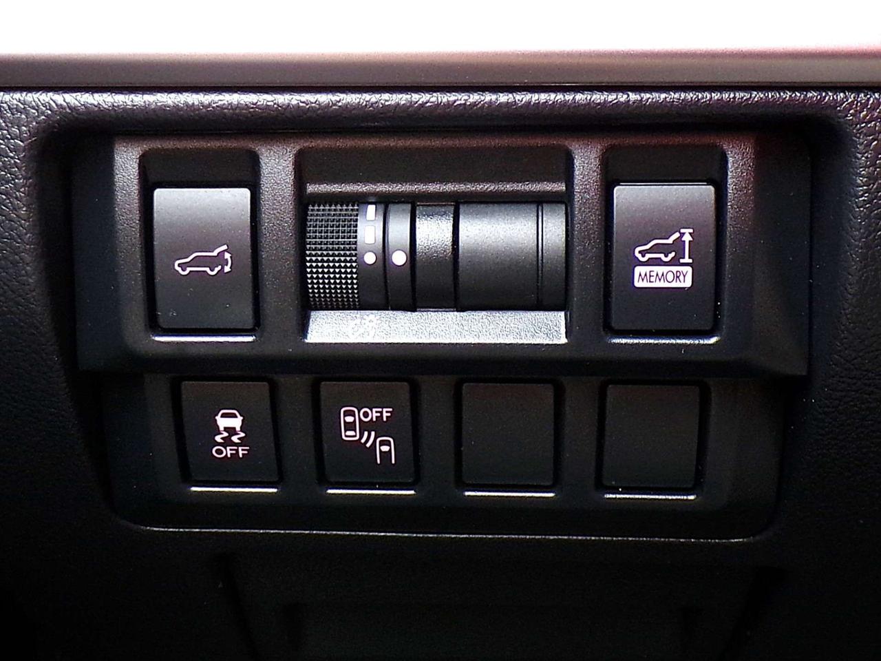 2018 Subaru Outback LIMITED AWD BSM NAVI CAMERA SUNROOF APPLE CARPLAY Photo