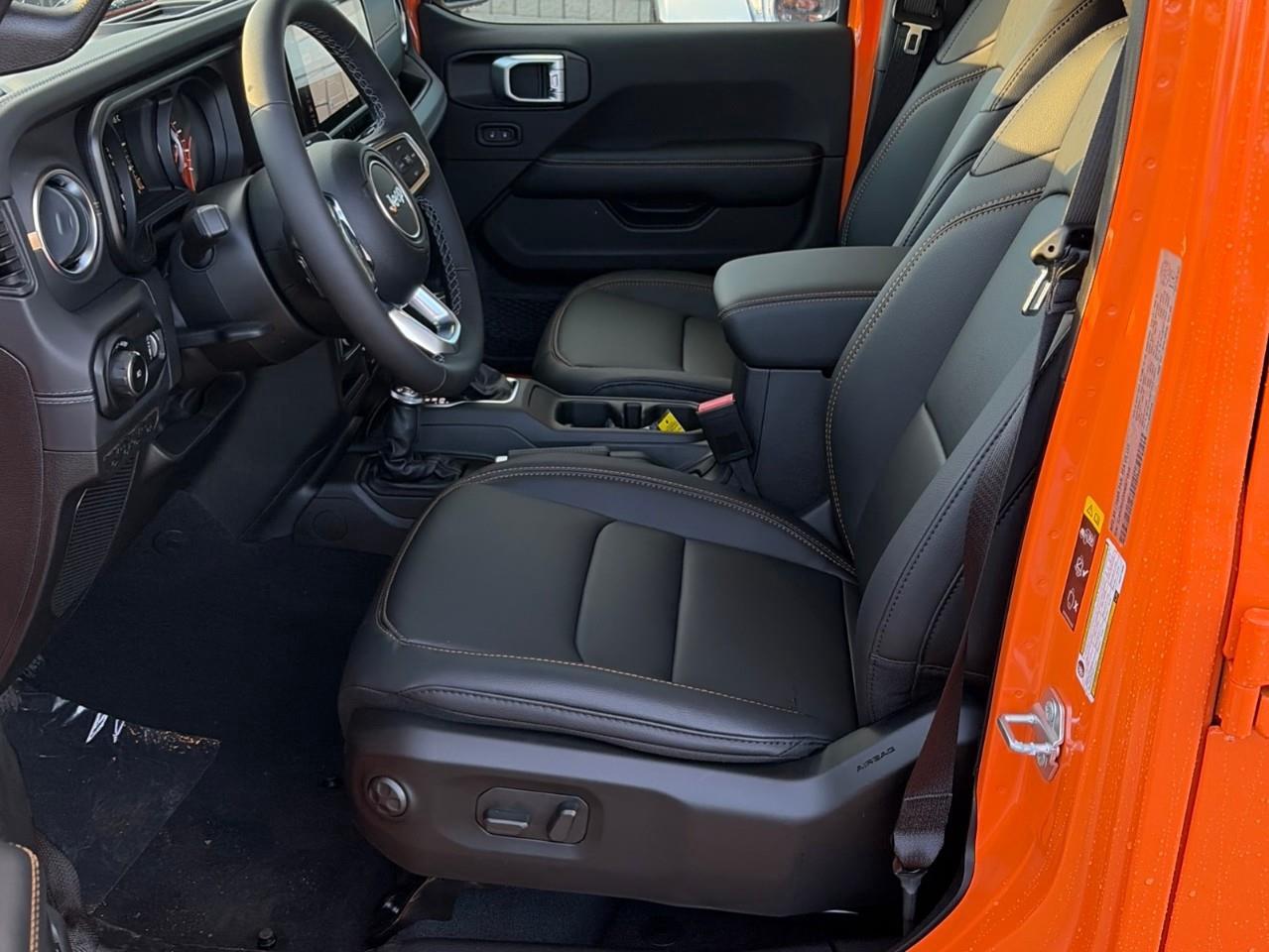 2027 Jeep Wrangler SAHARA 4DR 4X4 Photo