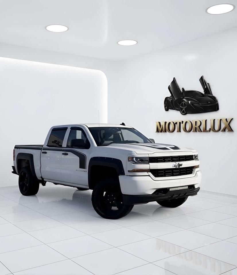 2018 Chevrolet Silverado 1500 4WD Crew Cab 143.5 Custom 5'8 Box Photo0