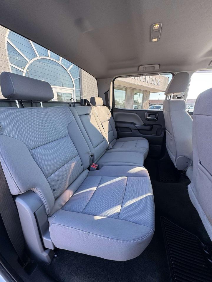 2018 Chevrolet Silverado 1500 4WD Crew Cab 143.5 Custom 5'8 Box Photo