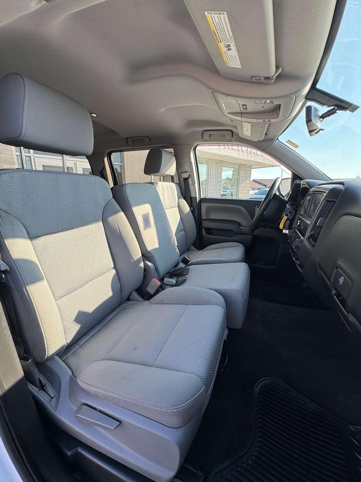 2018 Chevrolet Silverado 1500 4WD Crew Cab 143.5 Custom 5'8 Box Photo