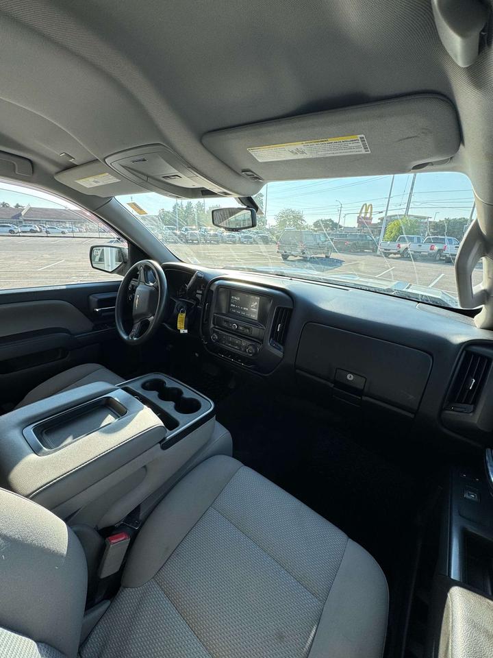 2018 Chevrolet Silverado 1500 4WD Crew Cab 143.5 Custom 5'8 Box Photo