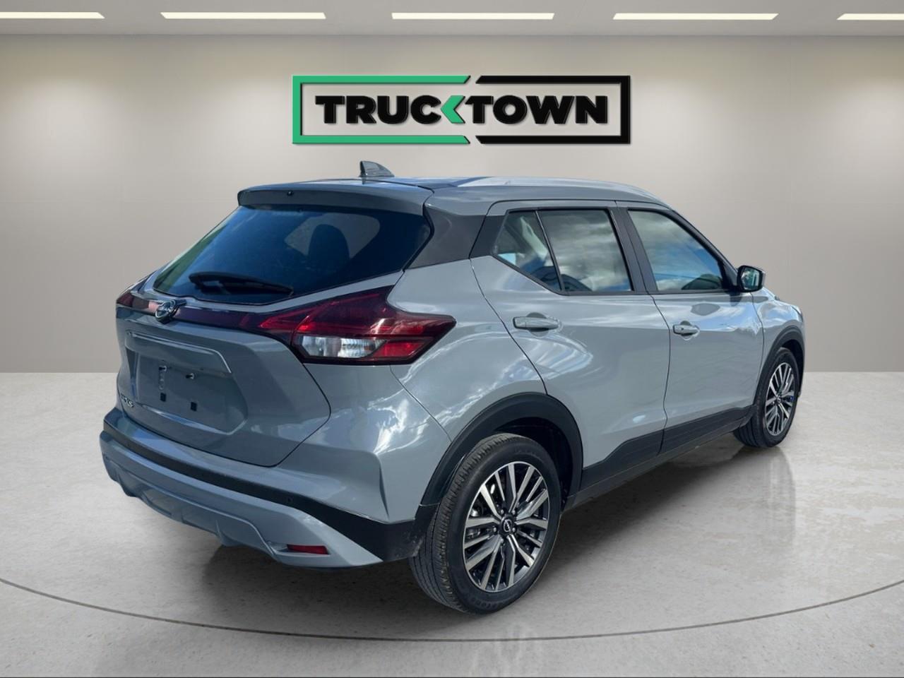 2025 Nissan Kicks Play SV 4dr Front-Wheel Drive Photo