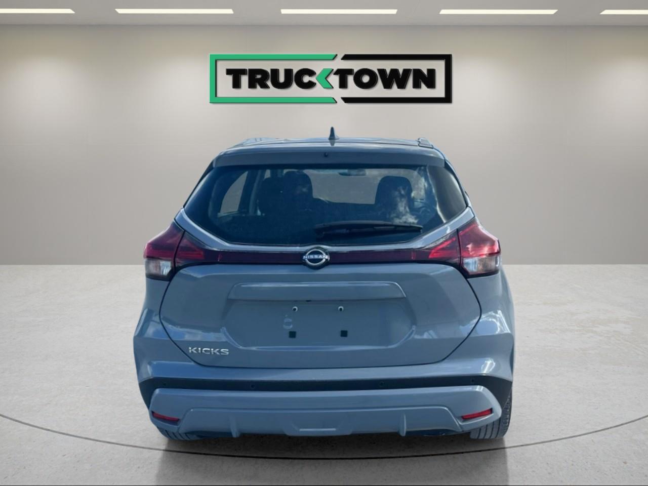 2025 Nissan Kicks Play SV 4dr Front-Wheel Drive Photo