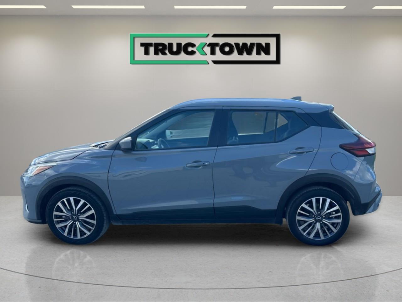 2025 Nissan Kicks Play SV 4dr Front-Wheel Drive Photo