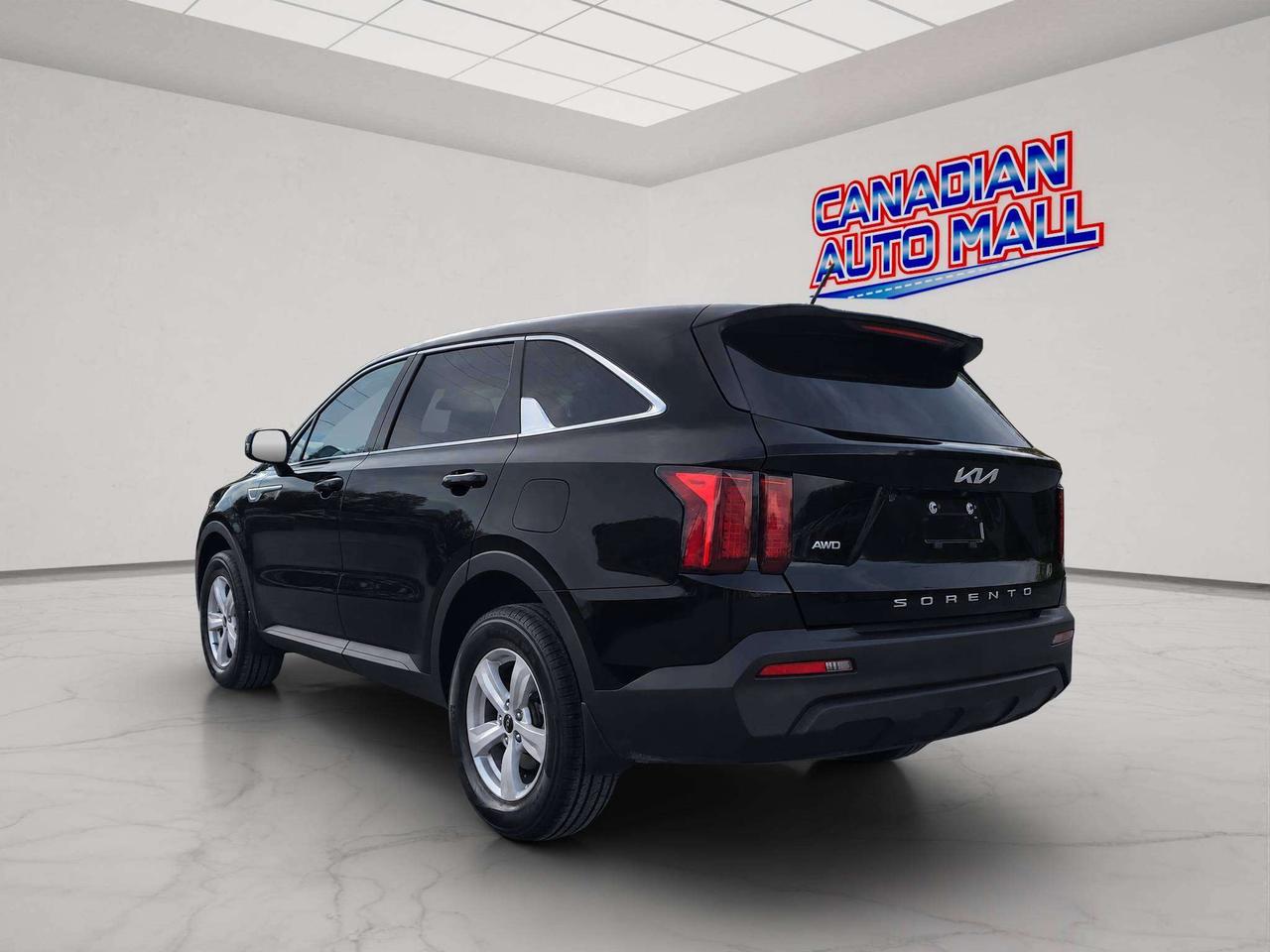 2022 Kia Sorento 7 SEATER, AWD, HTD. SEATS, APPLE/ANDROID, 69K! Photo