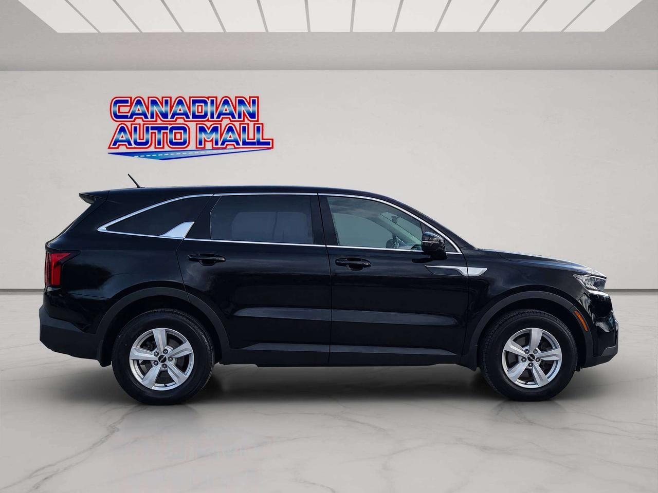 2022 Kia Sorento 7 SEATER, AWD, HTD. SEATS, APPLE/ANDROID, 69K! Photo