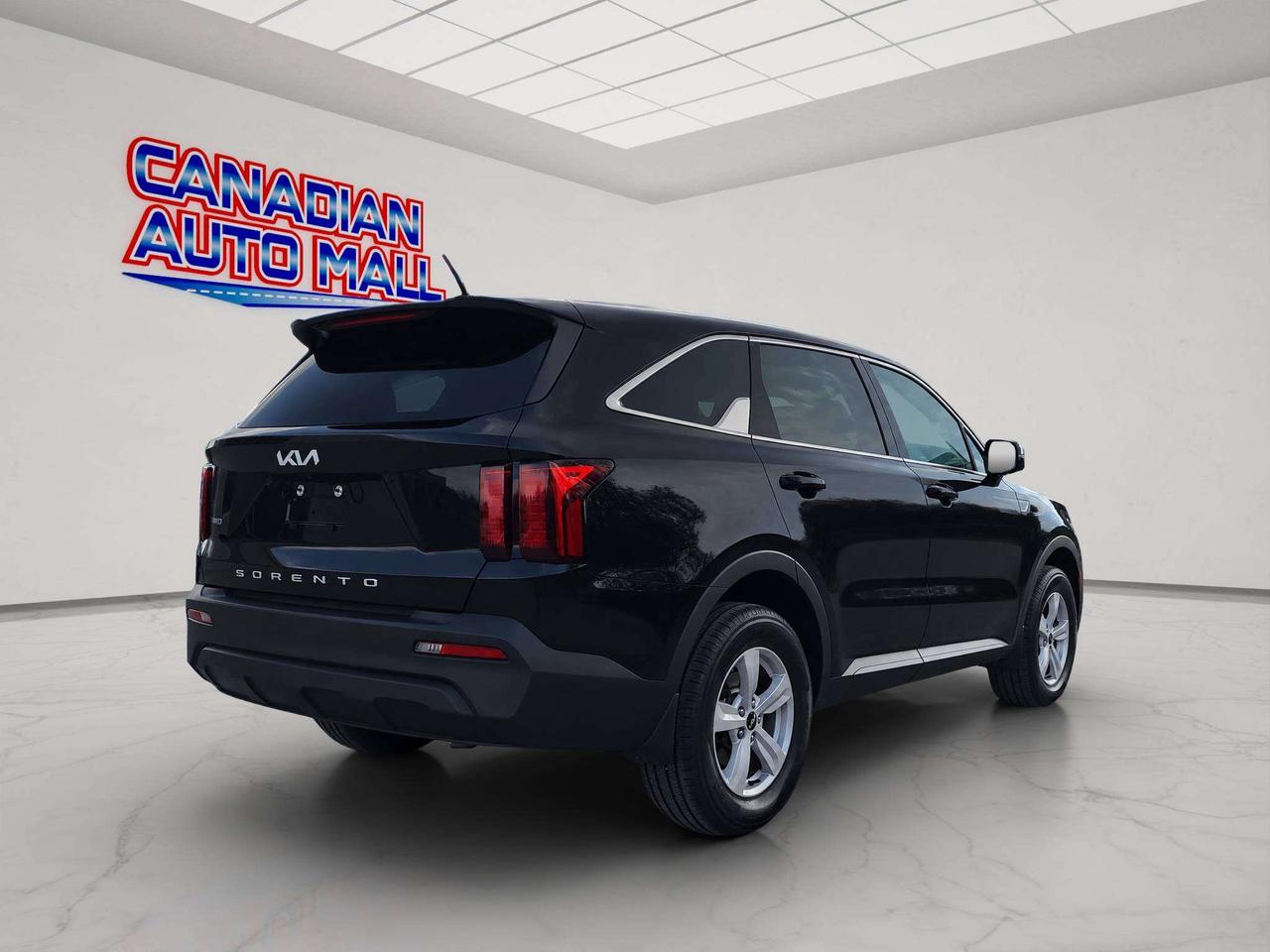 2022 Kia Sorento 7 SEATER, AWD, HTD. SEATS, APPLE/ANDROID, 69K! Photo