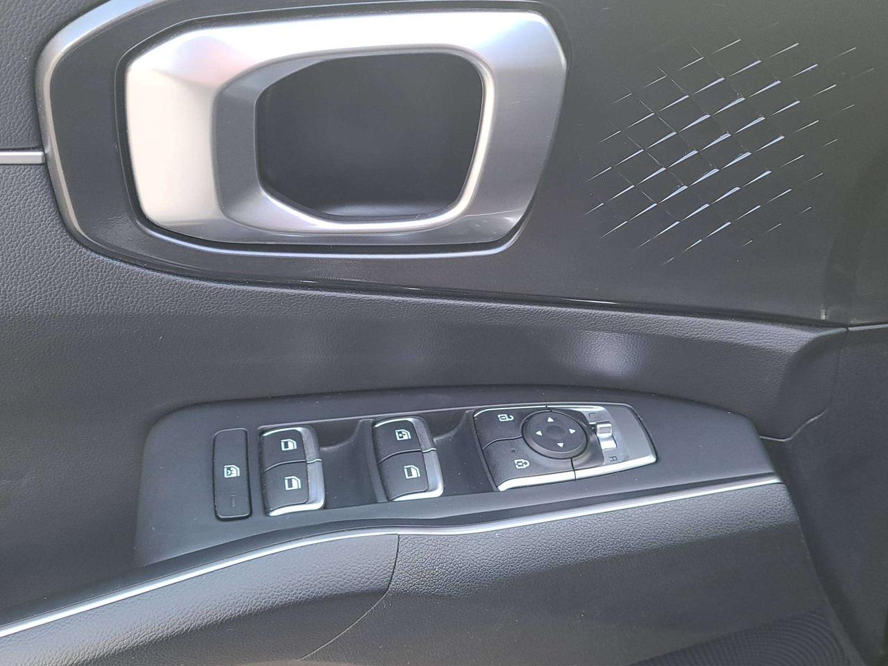 2022 Kia Sorento 7 SEATER, AWD, HTD. SEATS, APPLE/ANDROID, 69K! Photo
