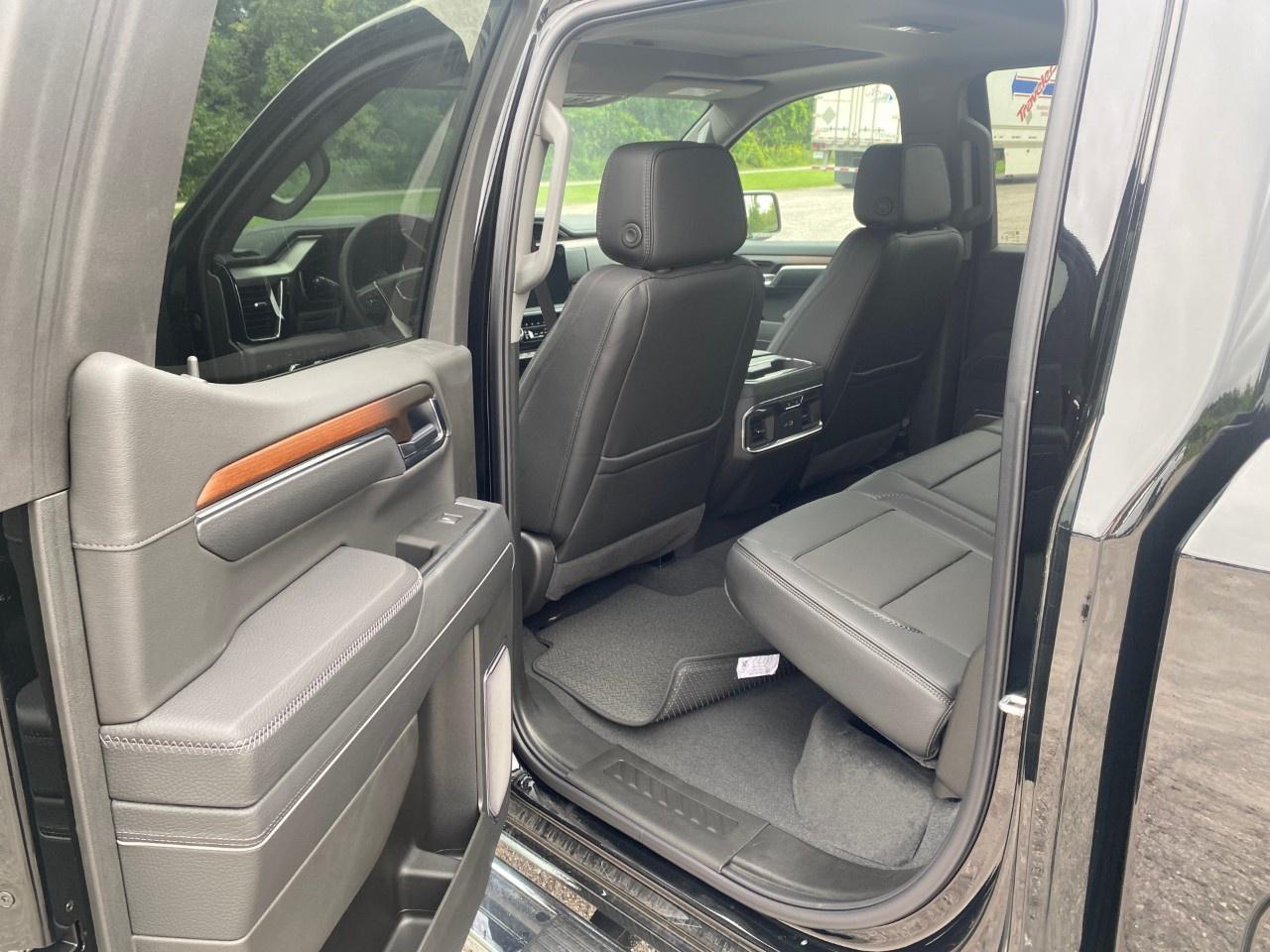 2025 GMC Sierra 1500 Crew Cab Short Box 4-Wheel Drive Denali Photo