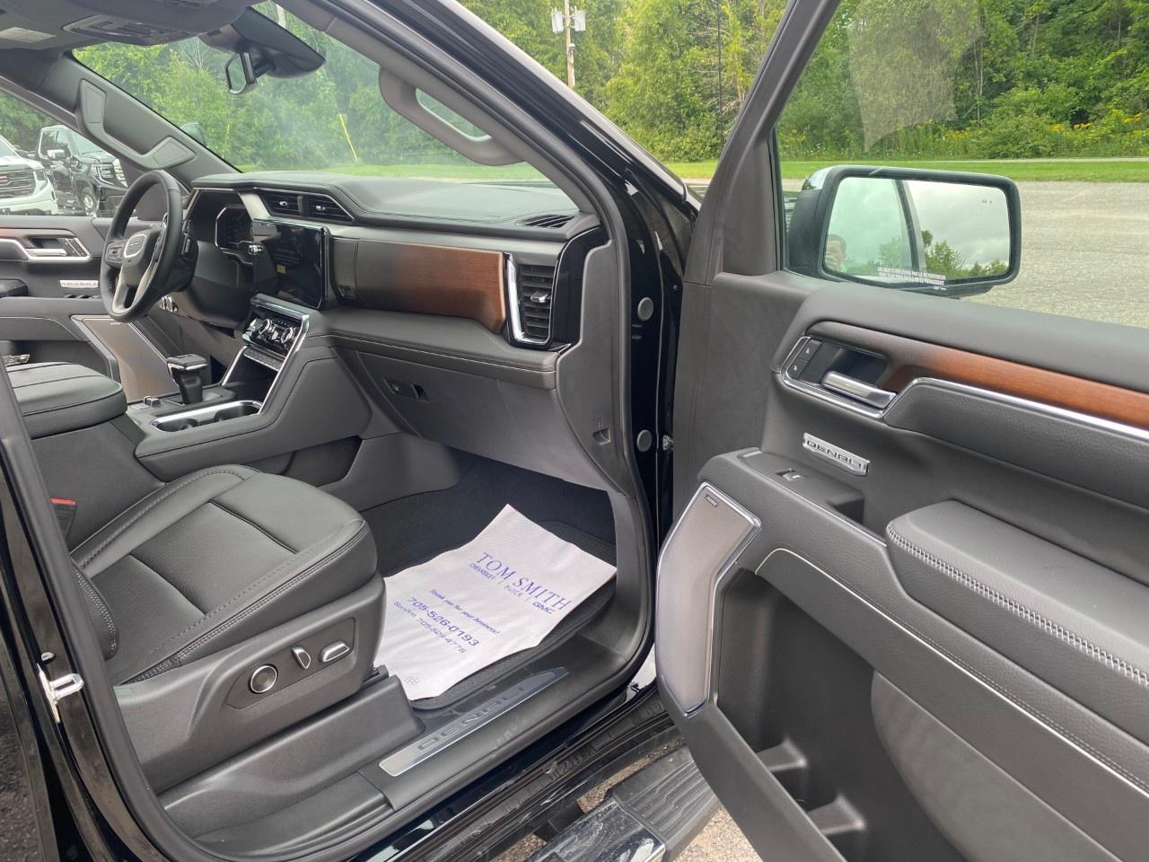 2025 GMC Sierra 1500 Crew Cab Short Box 4-Wheel Drive Denali Photo