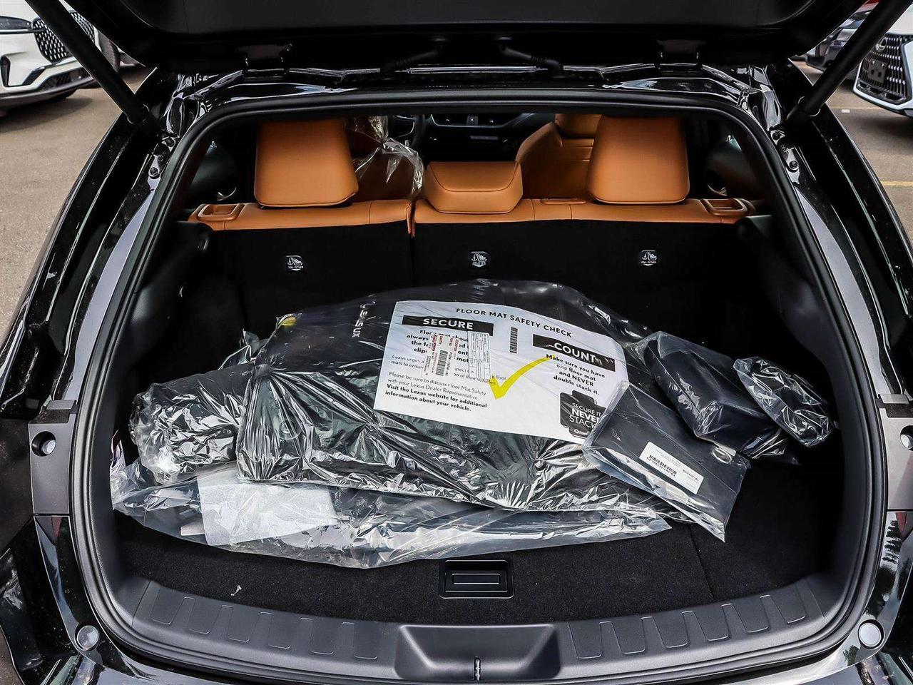 2026 Lexus UX LUXURY HYBRID AWD ADAPTIVE CRUISE POWER SEATS Photo