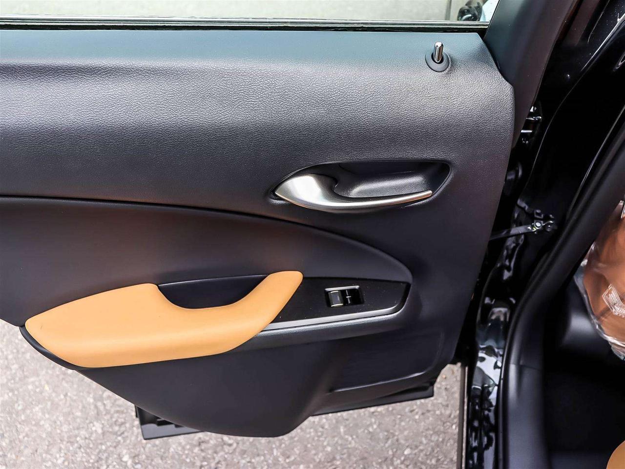 2026 Lexus UX LUXURY HYBRID AWD ADAPTIVE CRUISE POWER SEATS Photo