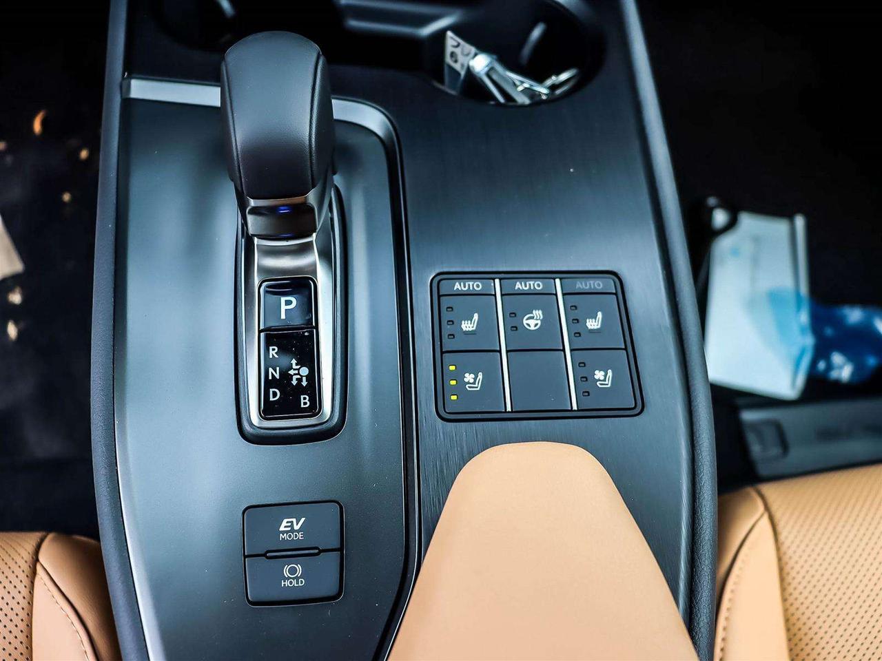 2026 Lexus UX LUXURY HYBRID AWD ADAPTIVE CRUISE POWER SEATS Photo
