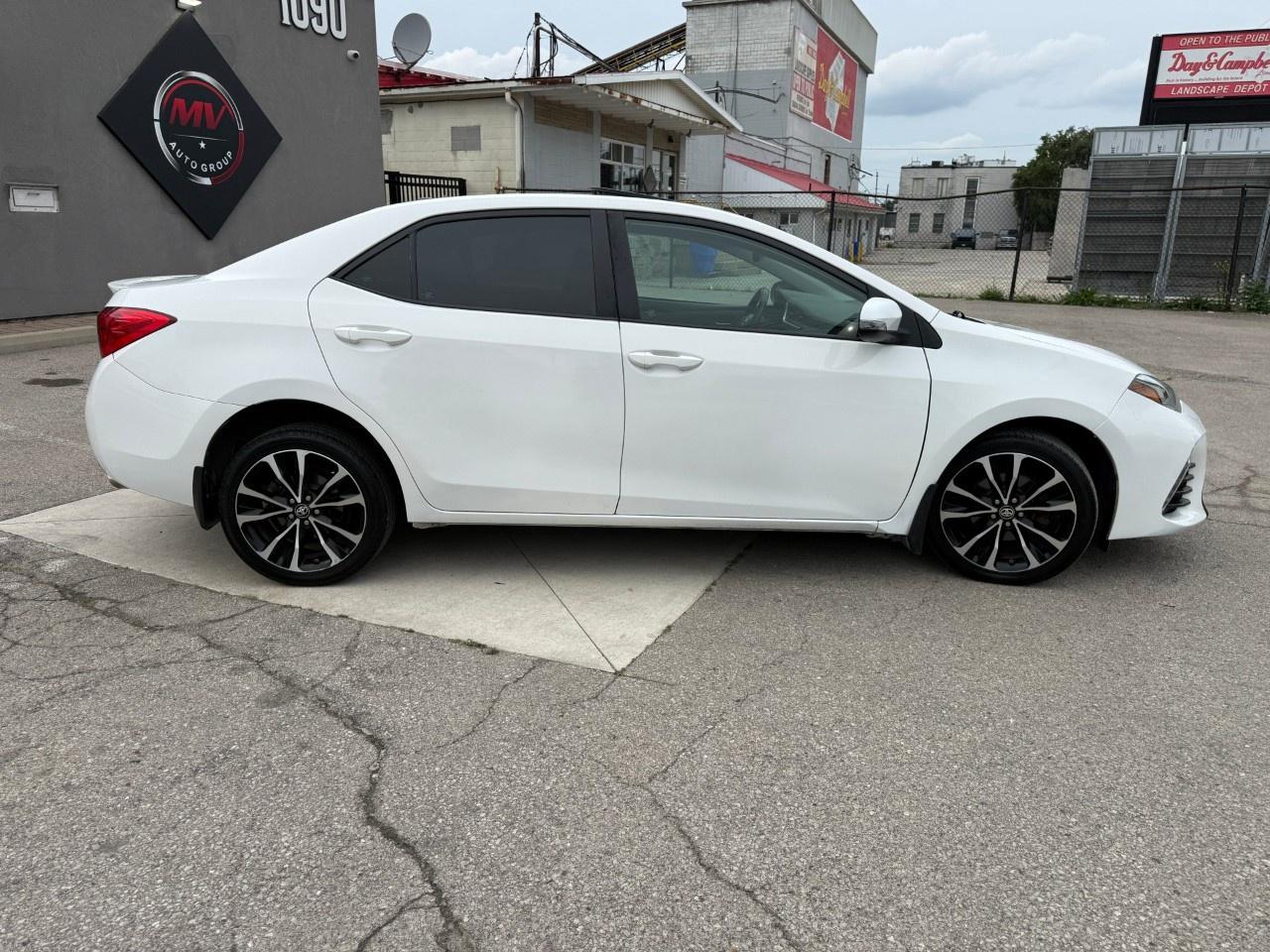 2017 Toyota Corolla 4DR SDN CVT SE Photo