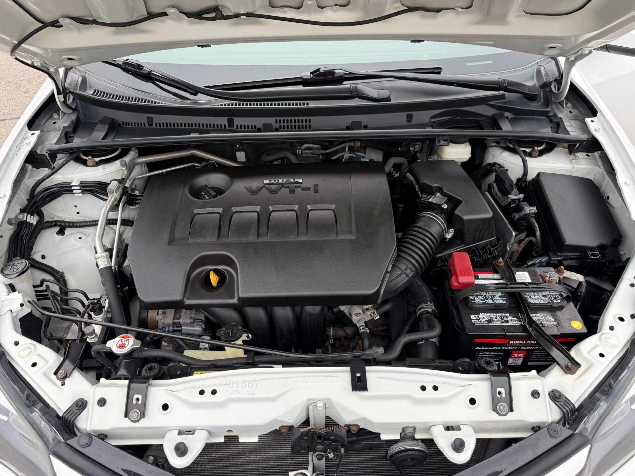 2017 Toyota Corolla 4DR SDN CVT SE Photo