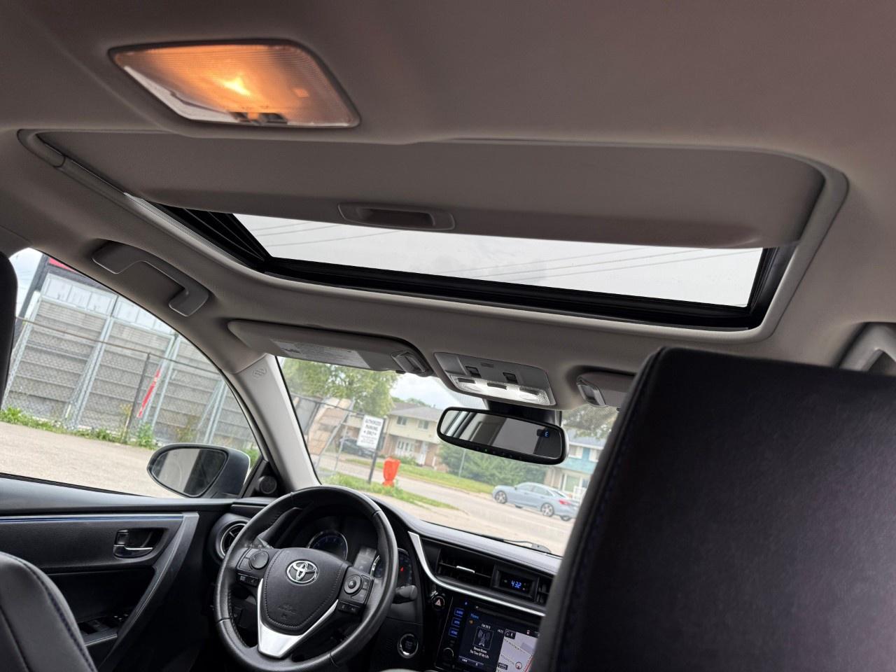 2017 Toyota Corolla 4DR SDN CVT SE Photo