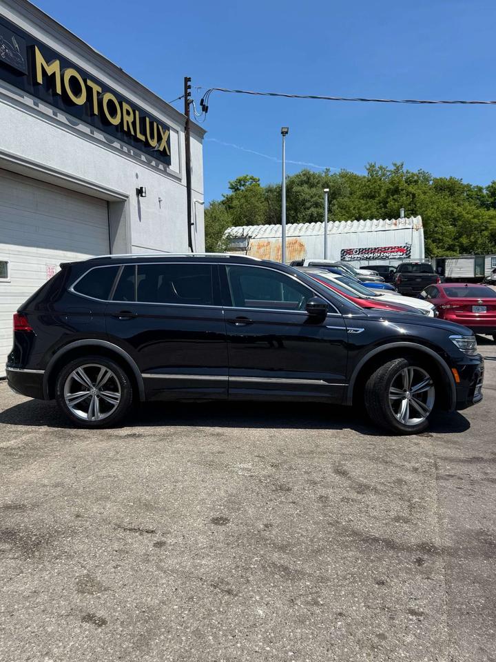 2018 Volkswagen Tiguan Highline 4MOTION R-LINE Photo